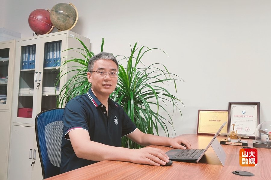 他找到了为之长期奋斗的理想事...