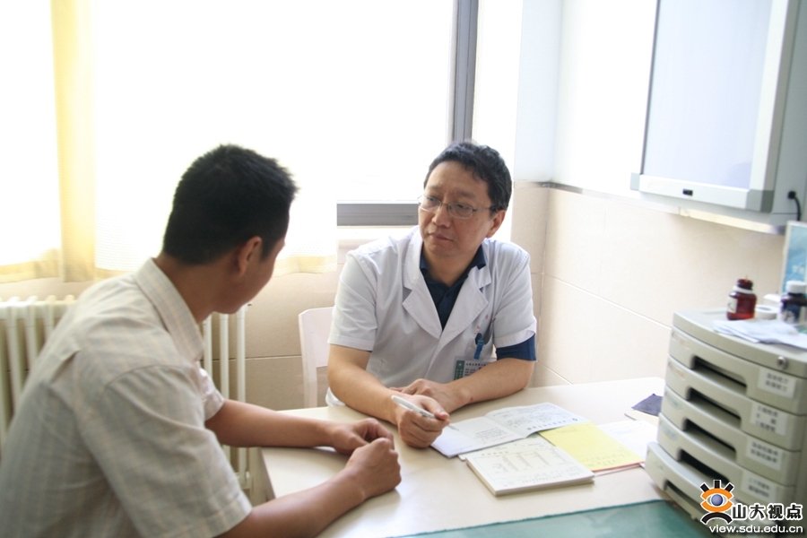 薛志伟带队开展义诊和健康科普活动20